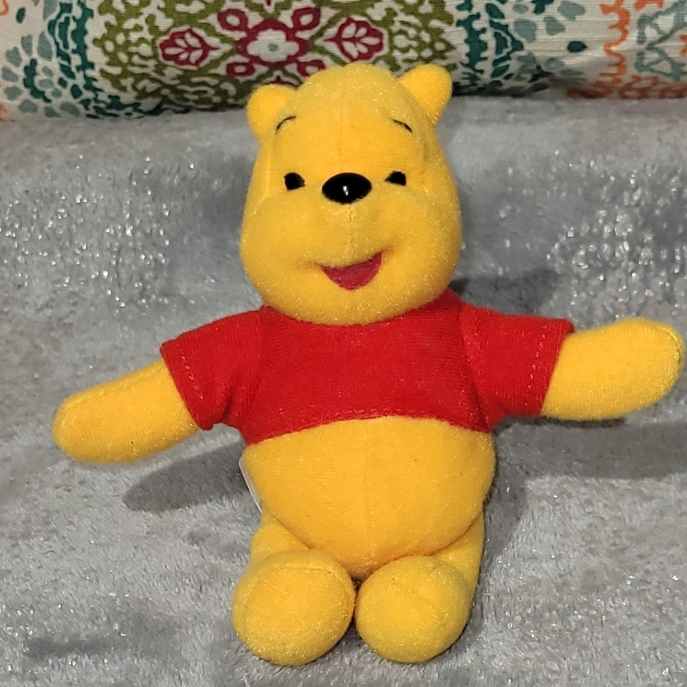 VTG Mattel 1998 Mini Winnie the Pooh Plush